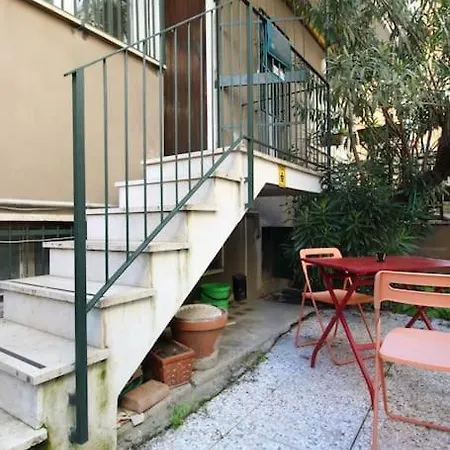 Flamillahome2 Next To Vatican Museums